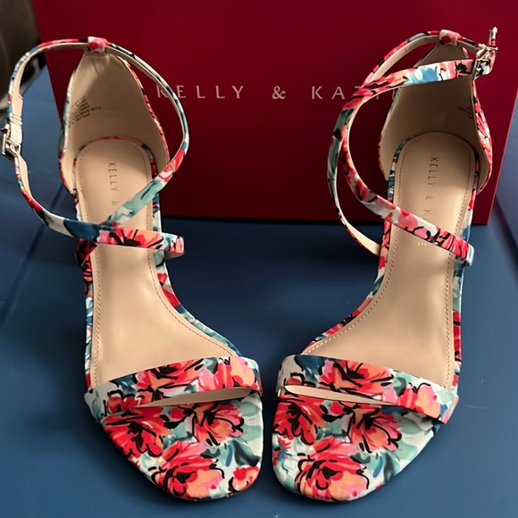Kelly & Katie Shoes - Women’s Kelly and Katie Res Multi Watercolor Print 3” Heels New in Box